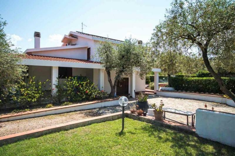 Villa Sarda Sorso Exteriör bild